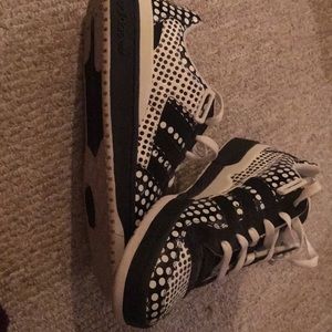 ADIDAS sz 11 men's shoe